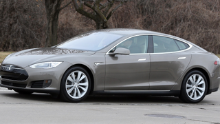 Tesla es exonerada de la primera muerte con el <i>autopilot</i>: fue irresponsabilidad del conductor<em></em>